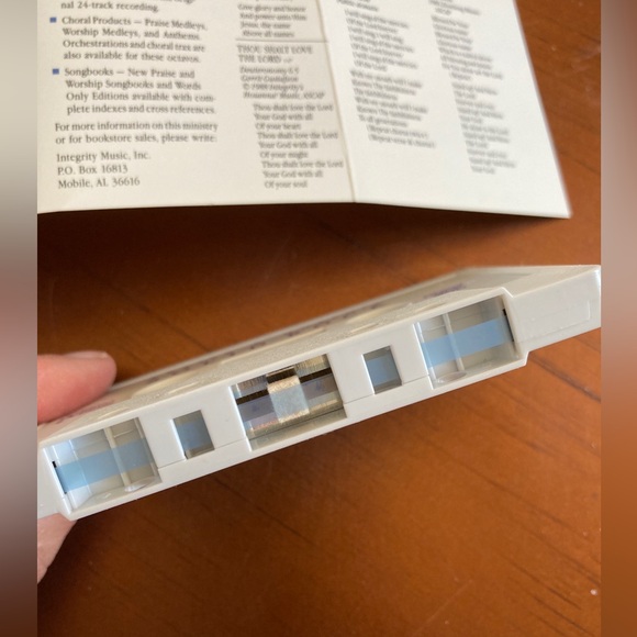 Guideposts Praise & Worship The Solid Rock Cassette Religious Music - Vintage - Picture 7 of 7